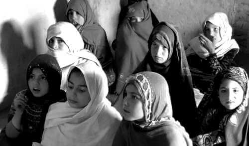 DONNE CHE IN AFGHANISTAN SI PREPARANO A RESISTERE